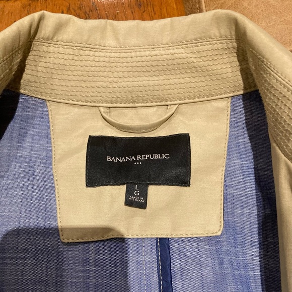 Banana Republic tan trench coat - Picture 5 of 7